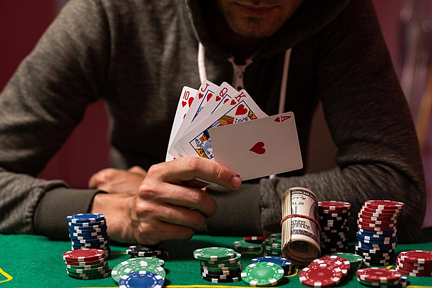 Cùng tìm hiểu Poker là gì và cách đánh Poker chuẩn chỉnh nhất